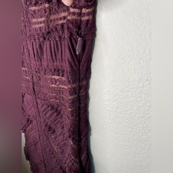 Cinq a Sept Naya Off-The-Shoulder Bell-Sleeve Mini Dress in Mulberry Size 4 - Picture 8 of 10